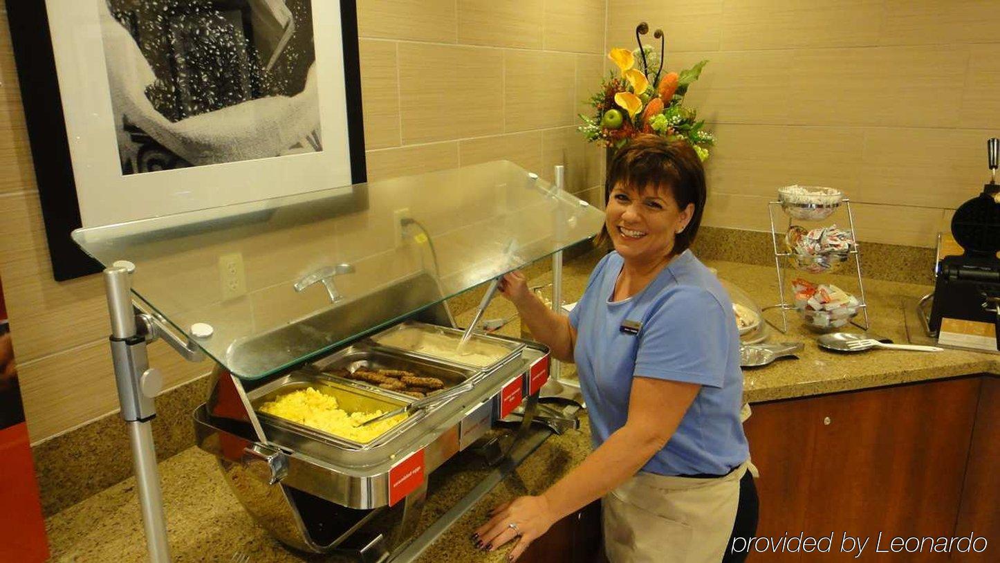 Hampton Inn & Suites Riverside/Corona East Restaurant foto